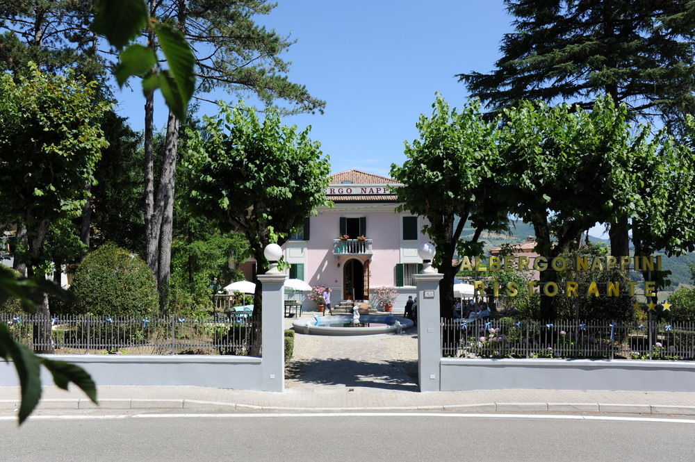 Albergo Nappini Lizzano In Belvedere Eksteriør billede